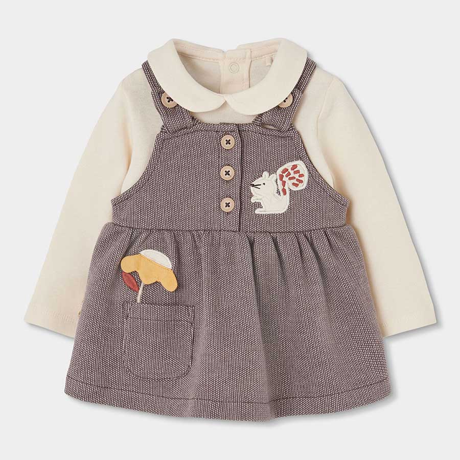 Composizione: Tutina: 97% cotone 3% elastan Pantaloni: 87% cotone Esterno: 13% poliestere Fodera:...