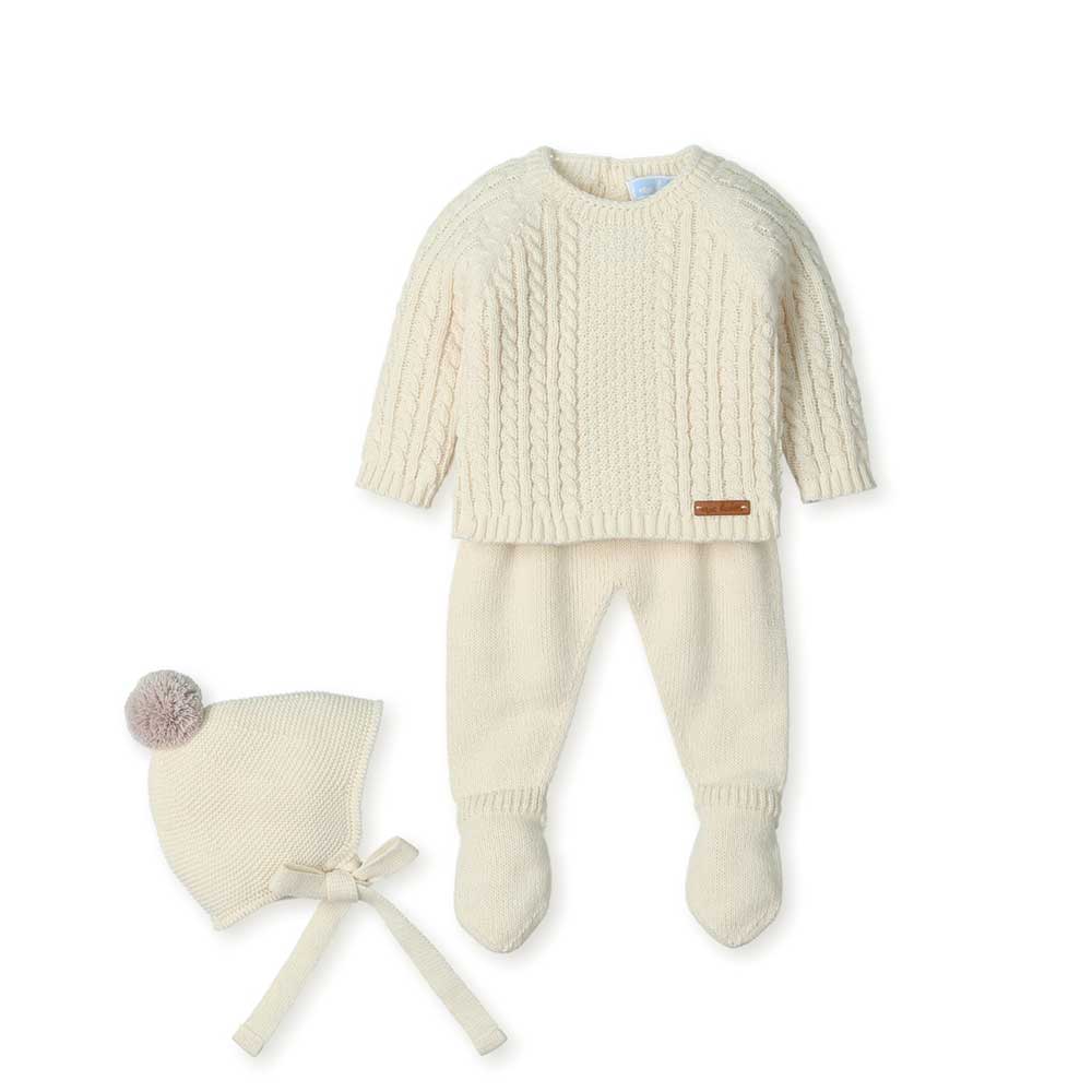 Accogli il tuo piccolo in un caldo abbraccio con questo completo composto da maglia, pantaloni a ...