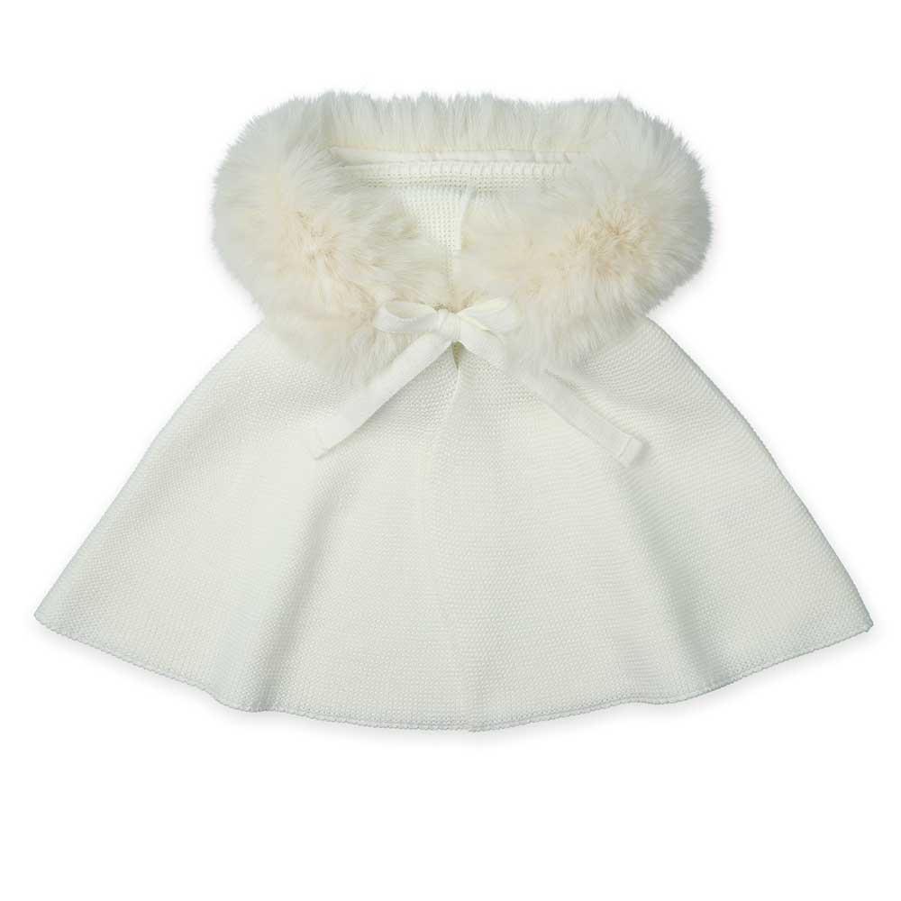 Avvolgi la tua bambina in un calore avvolgente con questa mantella dal design elegante e raffinat...