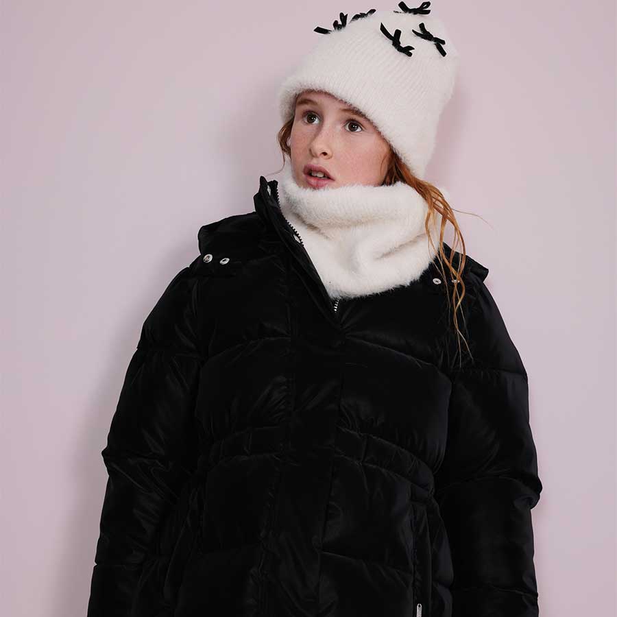 Questa giacca imbottita lunga è perfetta per proteggere la tua bambina dal freddo dell'autunno e ...