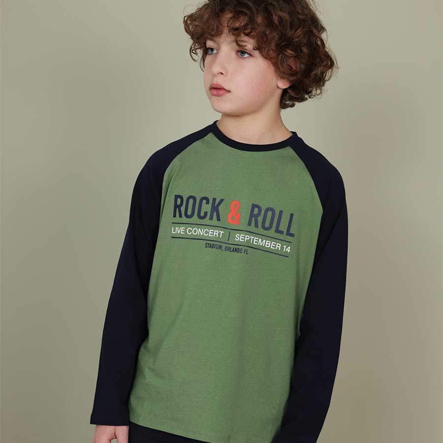 Scopri la t-shirt a manica lunga perfetta per accompagnare i tuoi bimbi durante le giornate più f...