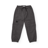 Pantalone cargo nero con tasche laterali e fondo elasticizzato per bambino