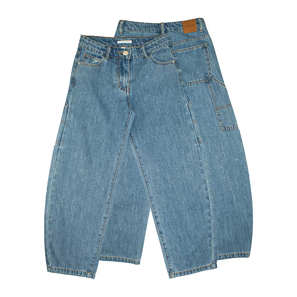 Perfetti per le avventure di ogni giorno, questi pantaloni jeans baggy uniscono stile e comfort i...