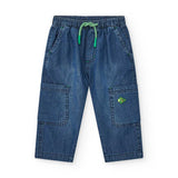 Pantaloni cargo blu con tasche e laccetto in vita.