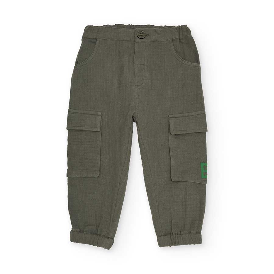Trousers from the Children's Clothing Line tuc Tuc, with side pockets and elastic at the bottom.
...