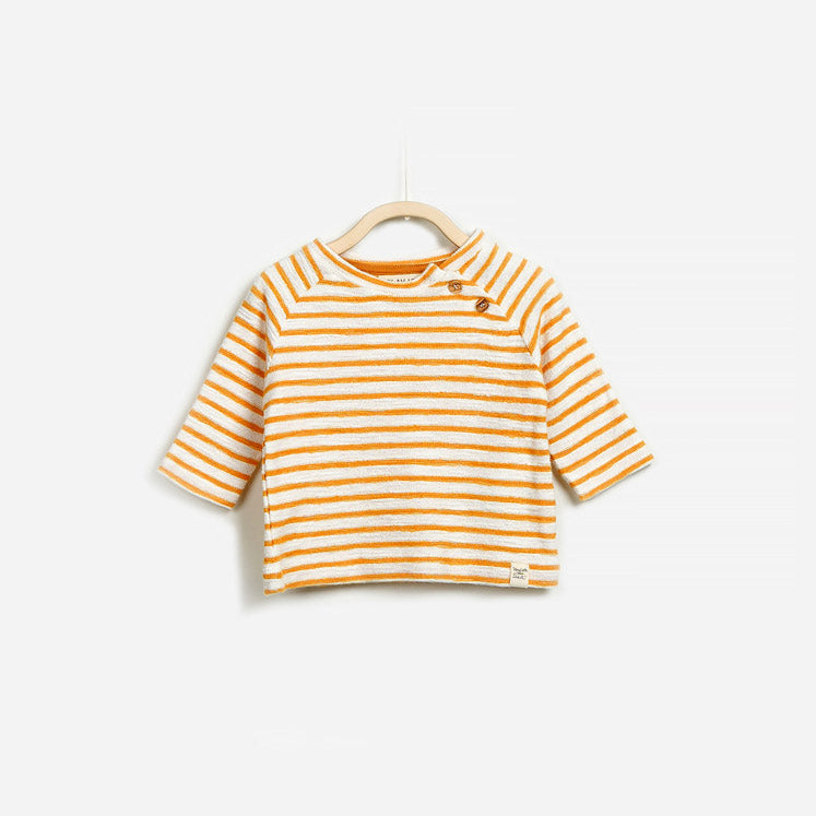 Striped sweatshirt from the Play Up children's clothing line.
With buttons on the shoulder strap....