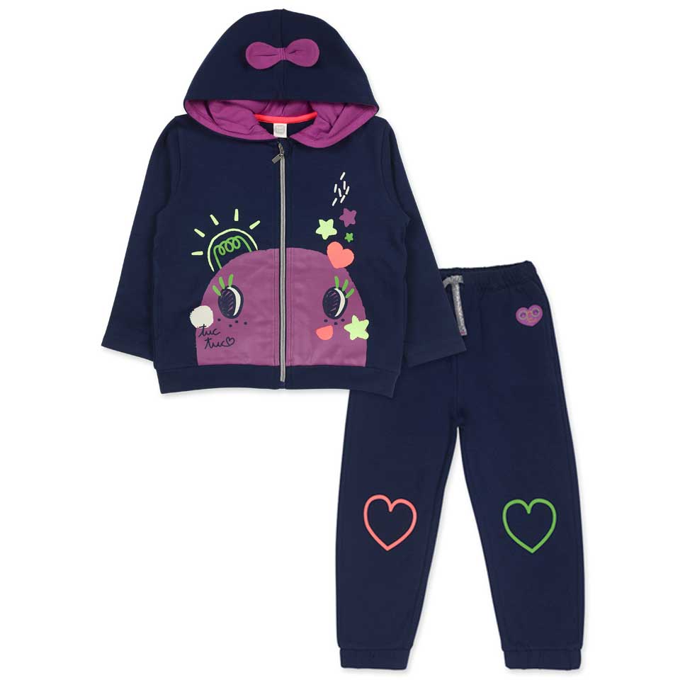 Tracksuit from the Tuc Tuc girls' clothing line, with hood, side pockets and zip closure on the f...