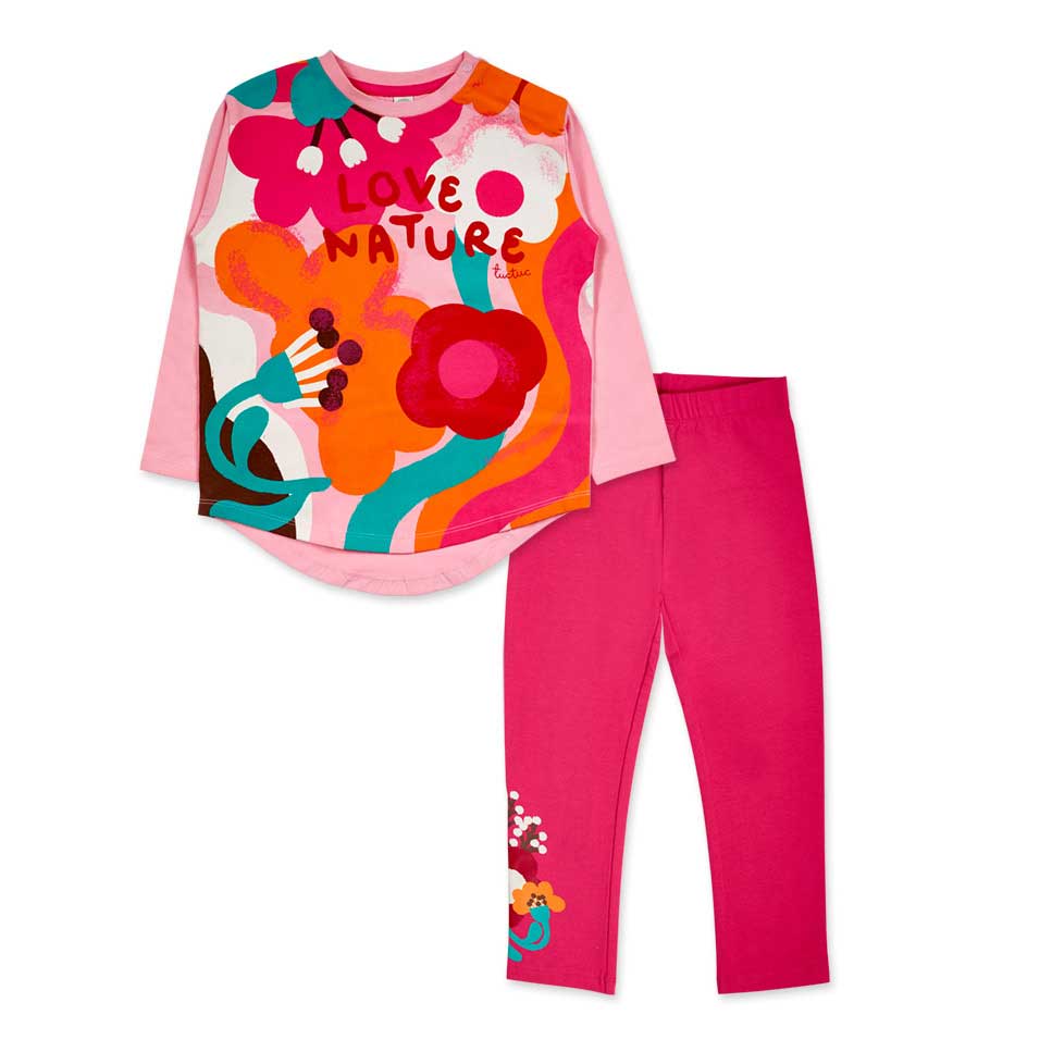
Two-piece set from the Tuc Tuc girls' clothing line, with colorful print on the front. Solid col...